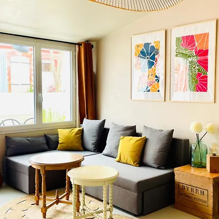 Petite Maison En Bord De