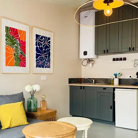 Petite Maison En Bord De